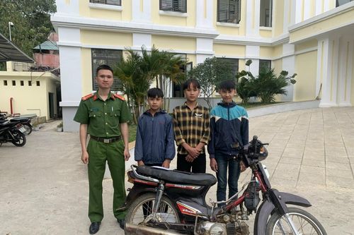 Sơn La: Triệu tập 3 trẻ vị thành niên vì rủ nhau đi cướp điện thoại về dùng