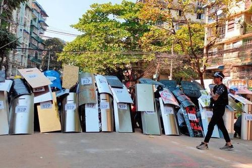 Tình hình Myanmar: Chính quyền quân sự đối mặt với áp lực cả trong lẫn ngoài