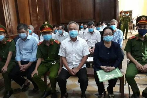Tạm dừng phiên xử vụ bà Bạch Diệp, Nguyễn Thành Tài do có chứng cứ mới