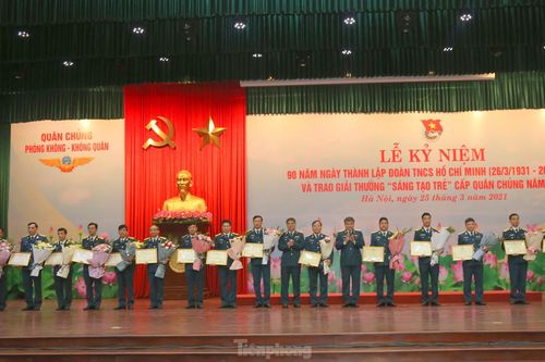 Quân chủng Phòng không - Không quân trao Giải thưởng Sáng tạo trẻ năm 2020