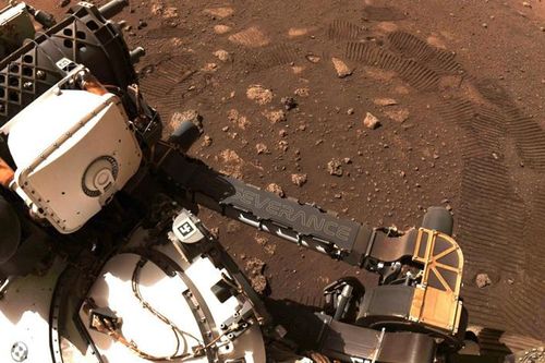 Bí ẩn lớn nhất của Hỏa Tinh sắp được robot của NASA giải mã