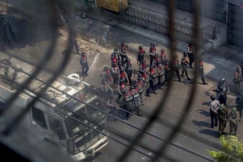 Sau đình công gây tê liệt, biểu tình tái diễn ở Myanmar