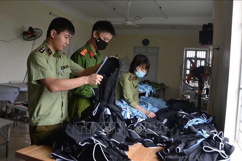 Hưng Yên thu giữ nhiều hàng may mặc giả nhãn hiệu