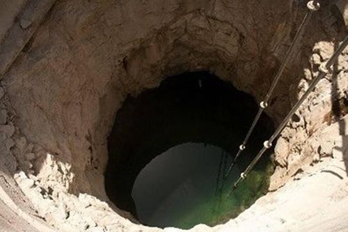 Vợ bị giết hại, vứt xác xuống giếng, danh tính thủ phạm khiến người chồng uất nghẹn