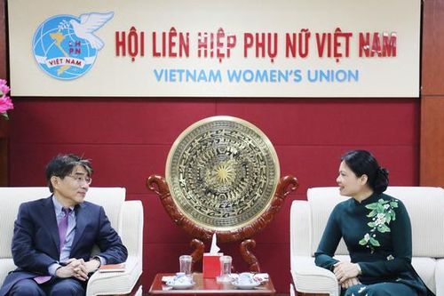 Việc làm bền vững và an sinh xã hội cho lao động nữ