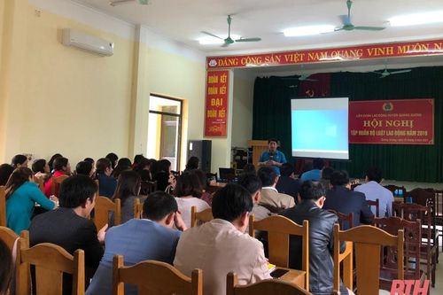 Nâng cao kiến thức pháp luật cho cán bộ công đoàn
