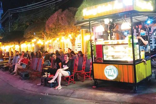 Đa dạng 'phố ẩm thực' Long Xuyên