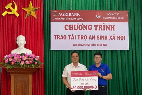 Agribank Lâm Đồng trao tặng 250 triệu đồng an sinh xã hội tại Đam Rông