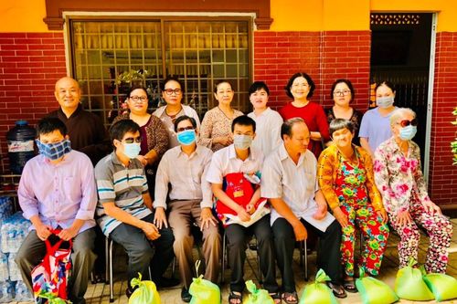 Tặng quà đến 150 người khiếm thị khó khăn