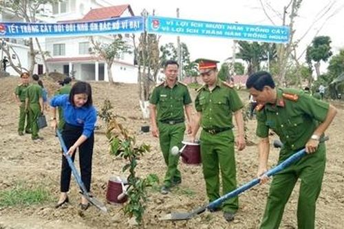 Chuyện ghi ở Trại giam Thủ Đức, đơn vị hai lần Anh hùng