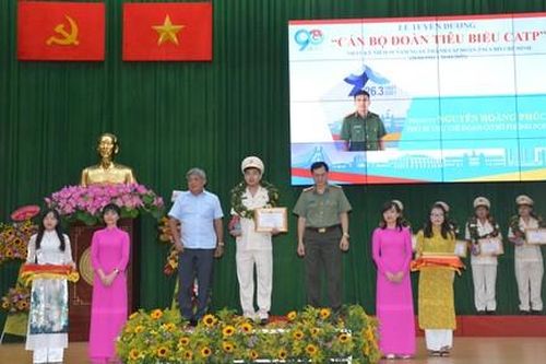 Đoàn thanh niên Công an TPHCM: Tuyên dương cán bộ Đoàn tiêu biểu