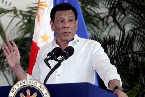 Hơn 200 tàu Trung Quốc ồ ạt xuất hiện ở Biển Đông, Tổng thống Duterte lên tiếng