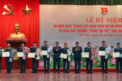 Vinh danh 43 đề tài, sáng kiến đạt Giải thưởng 'Sáng tạo trẻ'