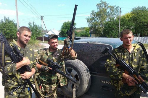 'Sát thủ bắn tỉa' VSS Nga được nhìn thấy trong tay quân ly khai Ukraine