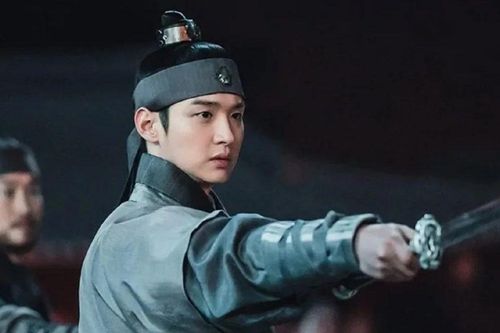 Phim lịch sử Hàn bị dừng chiếu vĩnh viễn vì sử dụng đạo cụ Trung Quốc