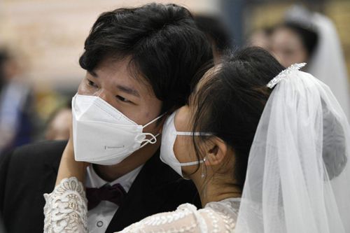 Hàn Quốc thành nước siêu già, người trẻ không muốn sinh con