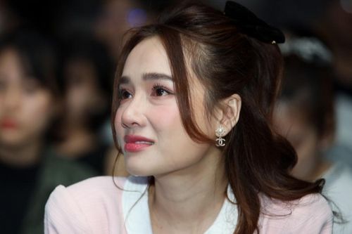 Nhã Phương: 'Tôi đứng hình vì cảnh bị anh Thái Hòa tát mạnh'