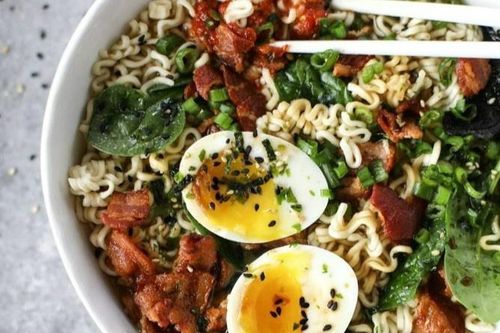 Những cách tăng hương vị cho món mì gói