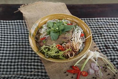 Lạc vào thế giới các món bún giữa Sài thành