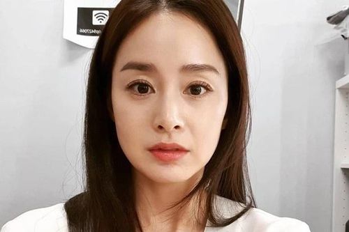 Kim Tae Hee không chỉnh ảnh để che nếp nhăn ở tuổi 41