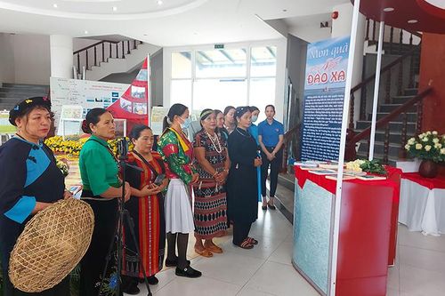 Lan tỏa tình yêu biển đảo