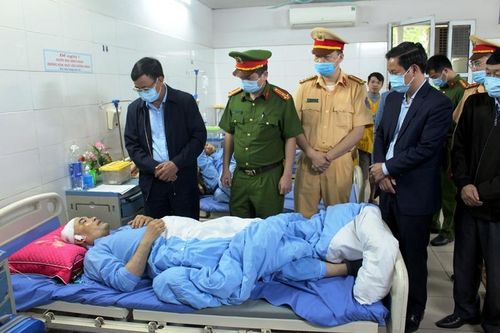 Hỗ trợ các nạn nhân vụ tai nạn giao thông ở Thái Nguyên
