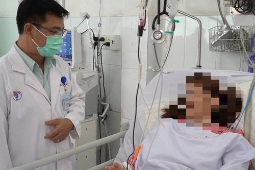 Cứu sống bệnh nhân bị rắn cắn bằng nhiều phương pháp mới