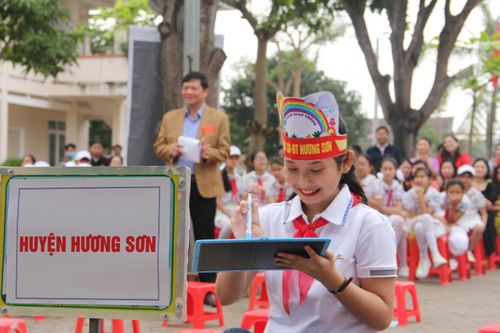 Hà Tĩnh: Giáo viên, học sinh giao lưu giáo dục kỹ năng tham gia ATGT