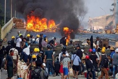 Tình hình Myanmar: Mỹ, Anh hành động dồn dập, LHQ hối thúc họp khẩn, Indonesia-Singapore quan ngại