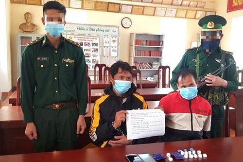 Bắt hai đối tượng vượt biên mua ma túy về bán lẻ và sử dụng