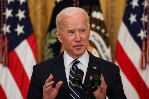 Joe Biden dọa Triều Tiên, buộc Trung Quốc tuân theo luật trong lần đầu họp báo