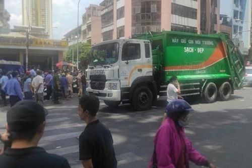 Tin giao thông đến sáng 26/3: Xe chở rác tông người phụ nữ bán vé số tử vong; nam thanh niên thiệt mạng khi tông vào dải phân cách
