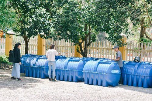 Tân Á Đại Thành tặng 25 bồn nước cho làng Hạnh phúc (Quảng Nam)
