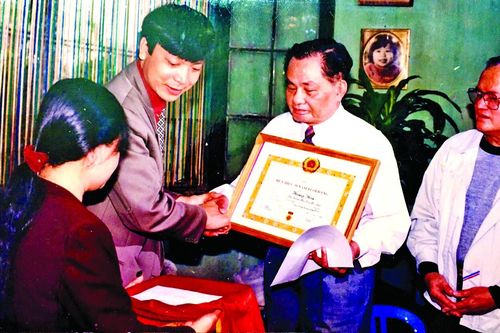 Chuyện quanh bài Đoàn ca