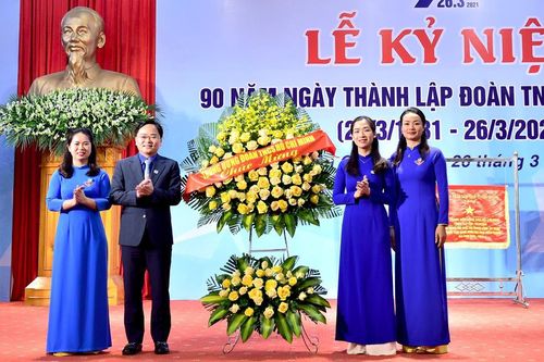T.Ư Đoàn trao Kỷ niệm chương Vì thế hệ trẻ cho 31 cán bộ Tuyên Quang