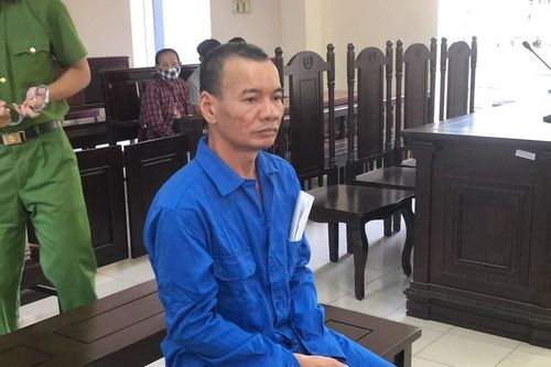 Lĩnh 14 năm tù vì cầm dao rựa chém hàng xóm thương tích