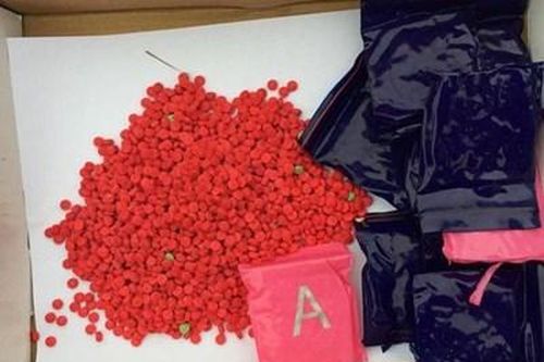 Bí ẩn kinh hoàng trong bao tải ven đường