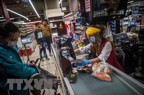 Doanh số bán lẻ tại nước Anh tăng trưởng trở lại trong năm 2021