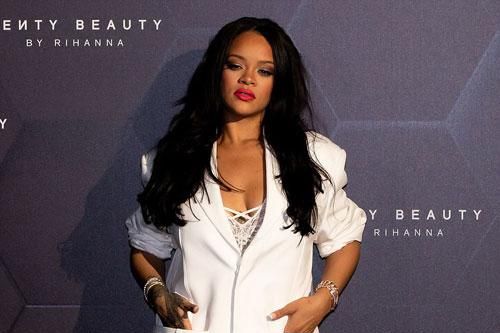 Cận cảnh căn biệt thự mới tậu hơn 300 tỉ đồng của Rihanna