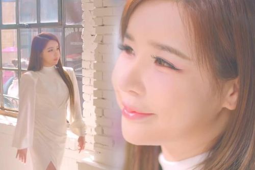 Dân tình 'há hốc' khi Park Bom hát 'Đô rê mi fa son la si mê em' trong teaser comeback solo?