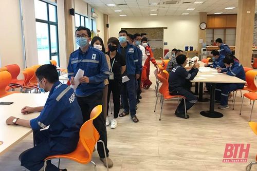 Hơn 200 cán bộ, công nhân Công ty TNHH Lọc hóa dầu Nghi Sơn tham gia hiến máu tình nguyện