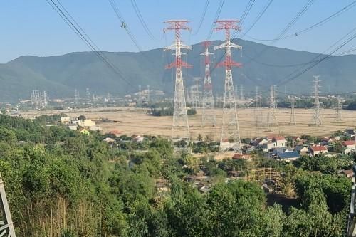 Đóng điện giai đoạn 1 đường dây 500kV đấu nối Nhà máy điện Nghi Sơn 2 vào hệ thống điện Quốc gia