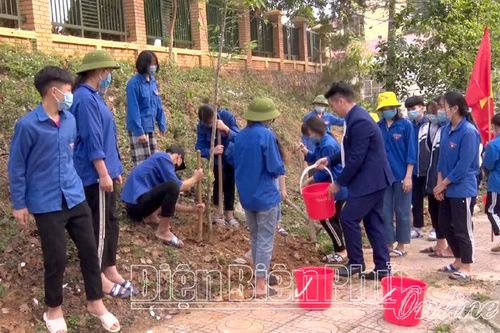 Quan tâm phát triển Ðảng trong đoàn viên, thanh niên