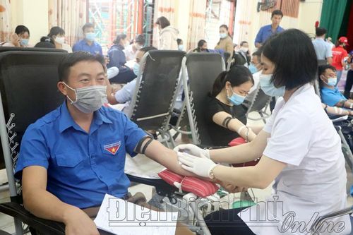 Huyện Điện Biên: Gần 300 người tham gia hiến máu tình nguyện
