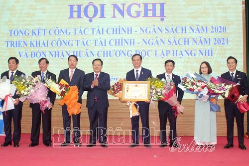 Sở Tài chính đón nhận Huân chương Độc lập hạng nhì
