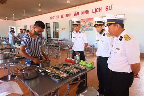 Tổ chức nấu bữa ăn đối chứng tại Tiểu đoàn 454 và 871