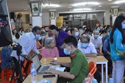 Tạo mọi điều kiện để cấp CCCD gắn chip cho bà con giáo dân