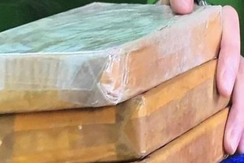 3 đối tượng giấu 12 bánh heroin trong người ngồi xe khách Hà Nội đi Cao Bằng