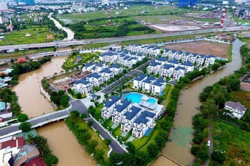 Vì sao COVID-19 hoành hành, bất động sản vẫn sốt nóng?
