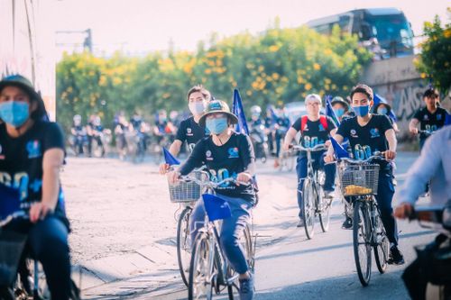 Đạp xe hưởng ứng sự kiện Giờ Trái Đất năm 2021